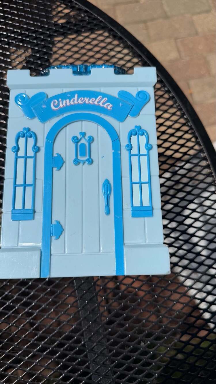Disney Cinderella Polly Pocket Style Bedroom Mini Wardrobe Playset